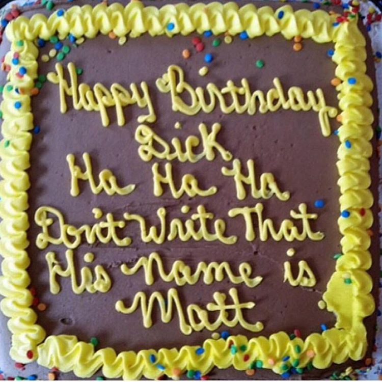 Khóc thét với loạt bánh in hình được đặt hàng qua mạng