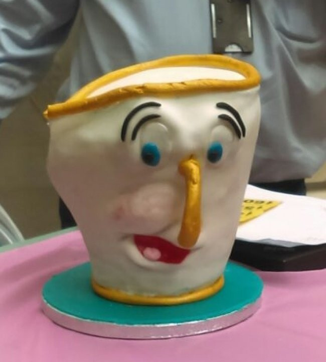 Khóc thét với loạt bánh in hình được đặt hàng qua mạng