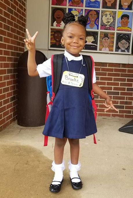 Cô con gái của chị Essence