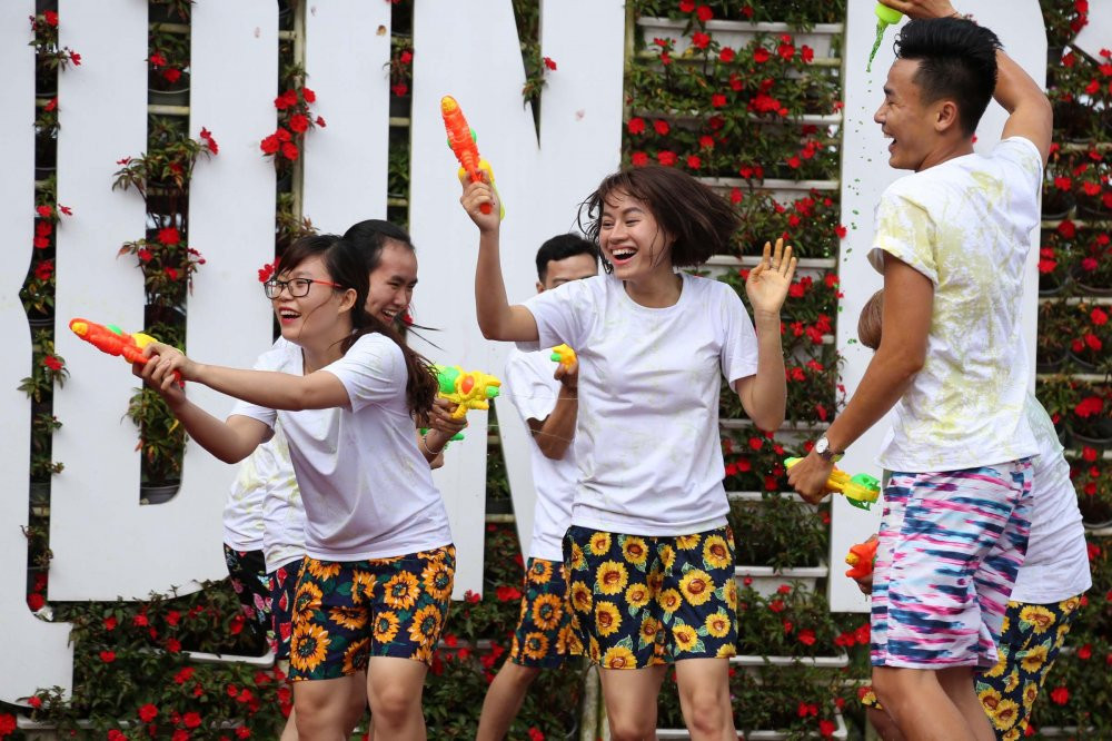 Hinh anh le hoi ruou vang ba na hills