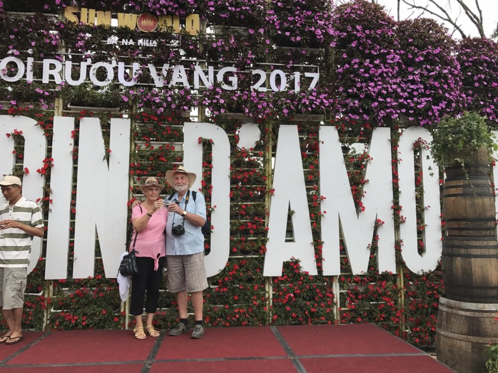 hình ảnh lễ hội rượu vang