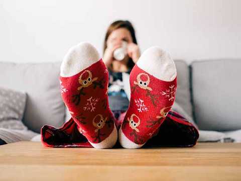 x26-1472201231-wearingdressmaterialswhilesleeping-.jpg.pagespeed.ic.KVy1Ys2KHe