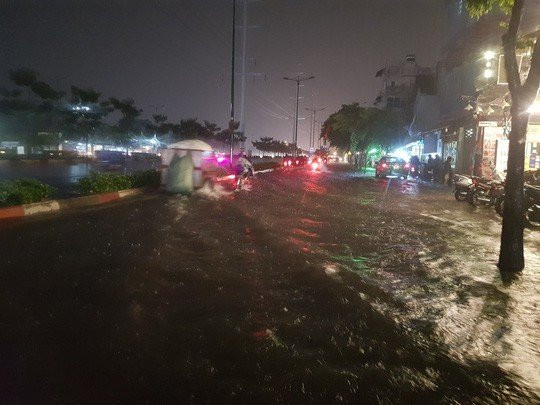 duong-pham-van-dong-nuoc-ngap-lenh-lang-nhung-bao-cao-thi-khong-co-1528189016668148352920