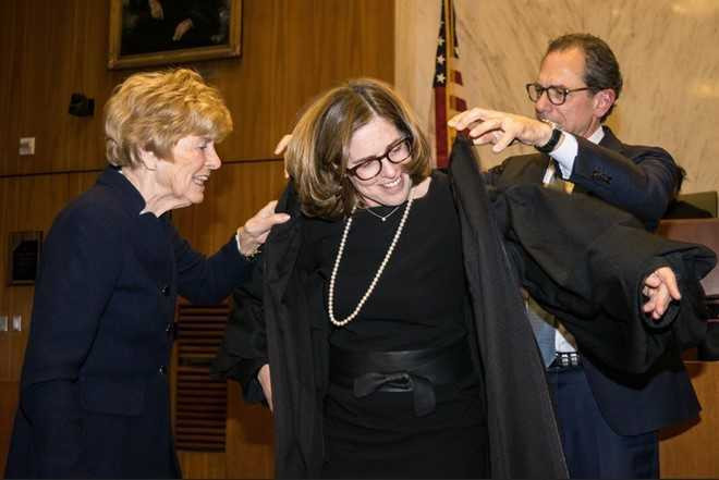 nu tham phan chan dung luat cam nhap canh cua trump 1