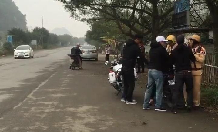 danh vong truoc xe csgt_1