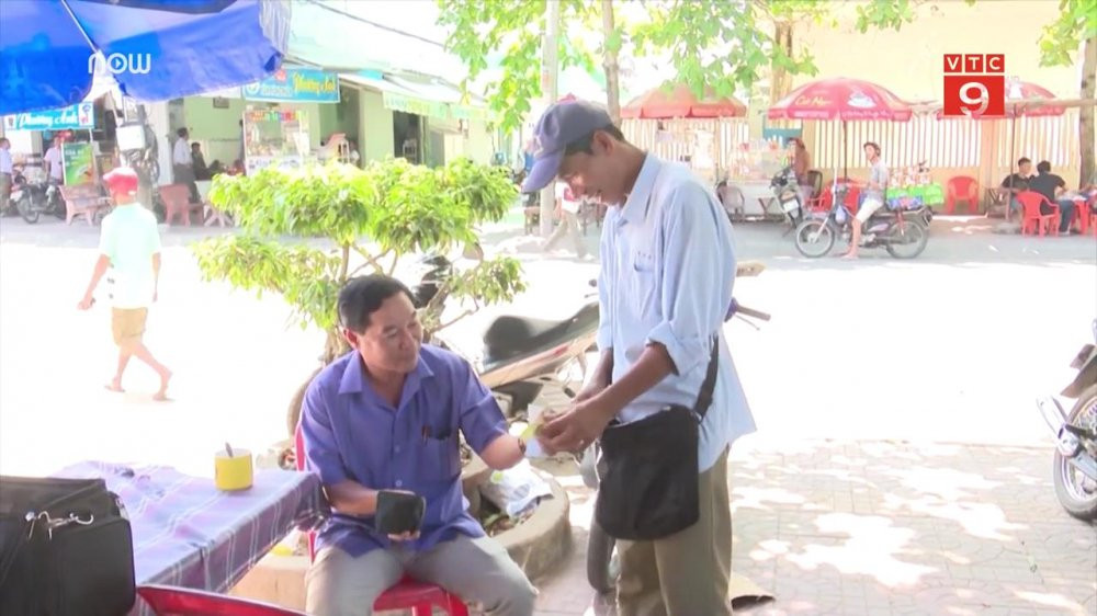 chuyen-la-nguoi-ban-ve-so-thi-dau-cong-chuc--vtc9-1606_1