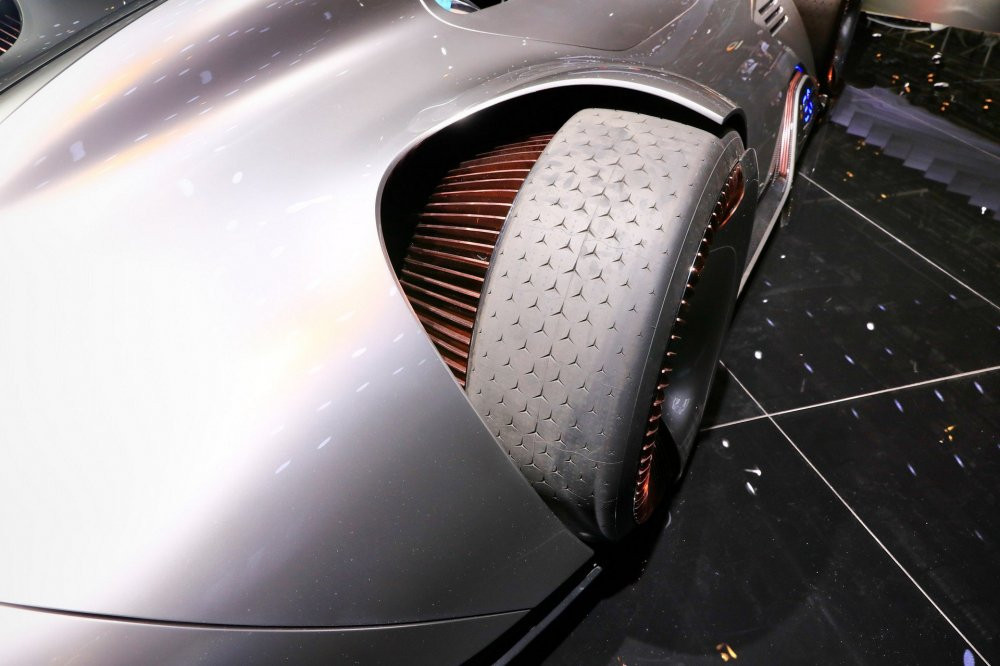 16e14a3e-mercedes-vision-eq-silver-arrow-17 5