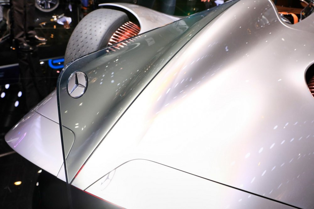22f2e546-mercedes-vision-eq-silver-arrow-16 6