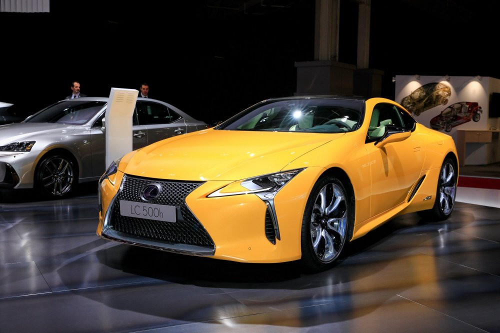 2a6831bc-2019-lexus-lc-limited-edition-paris-livepics-2