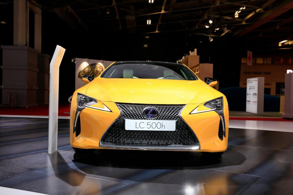 a634b27e-2019-lexus-lc-limited-edition-paris-livepics-1 7
