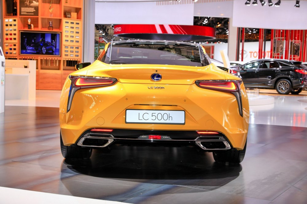 c7b08aad-2019-lexus-lc-limited-edition-paris-livepics-5 8