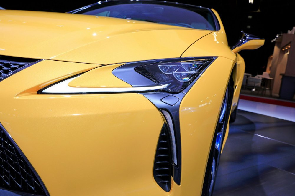 ef551542-2019-lexus-lc-limited-edition-paris-livepics-10 11