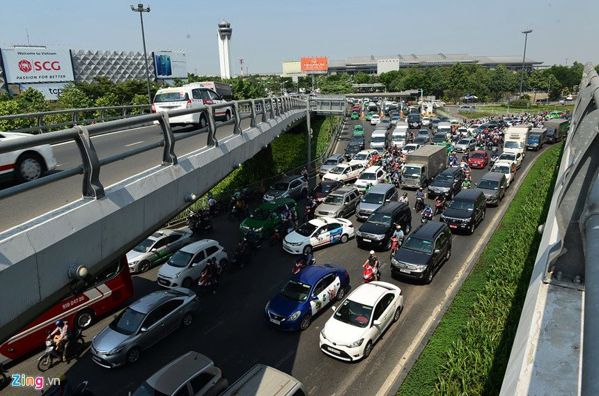 4_cau_vuot_san_bay_zing 7