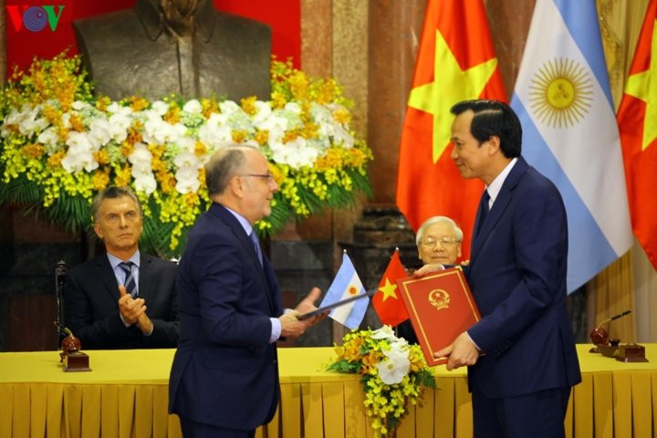 chu tich nuoc don tong thong argentina 7 7