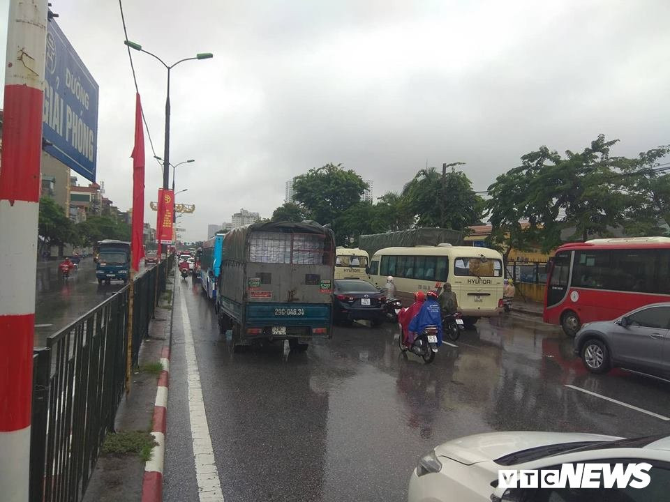 37417879_2104735753102413_1590227562787766272_n