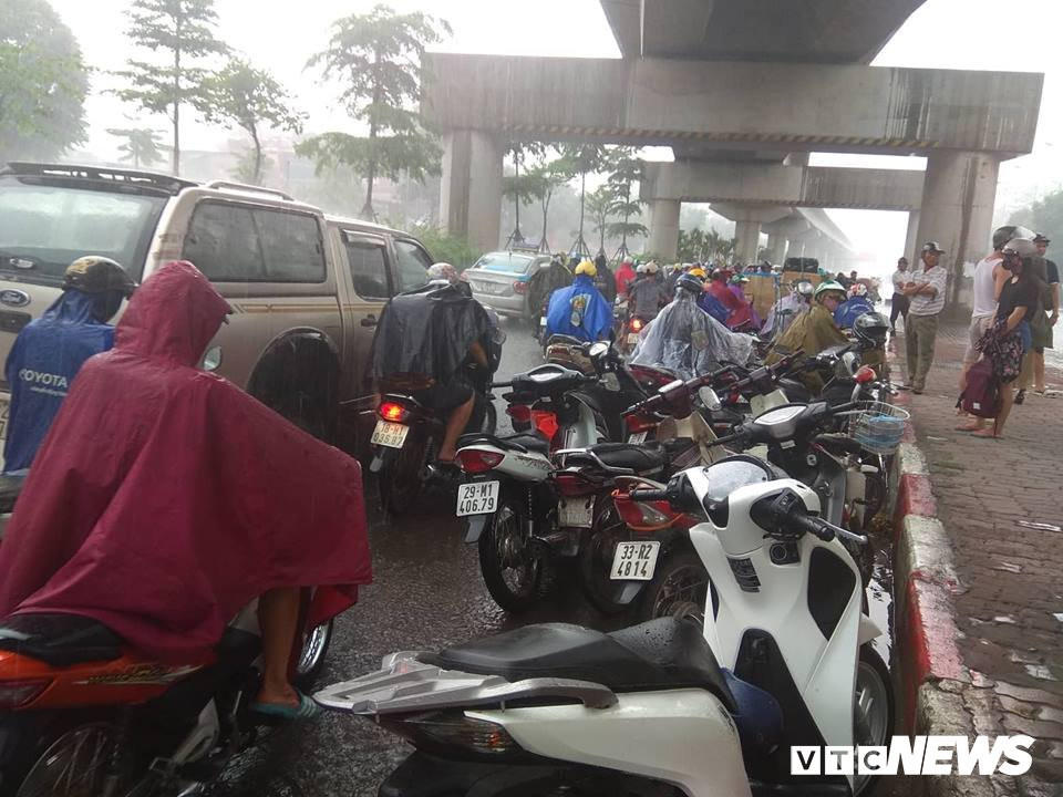 37973501_2114359572140031_3190365457668374528_n 4