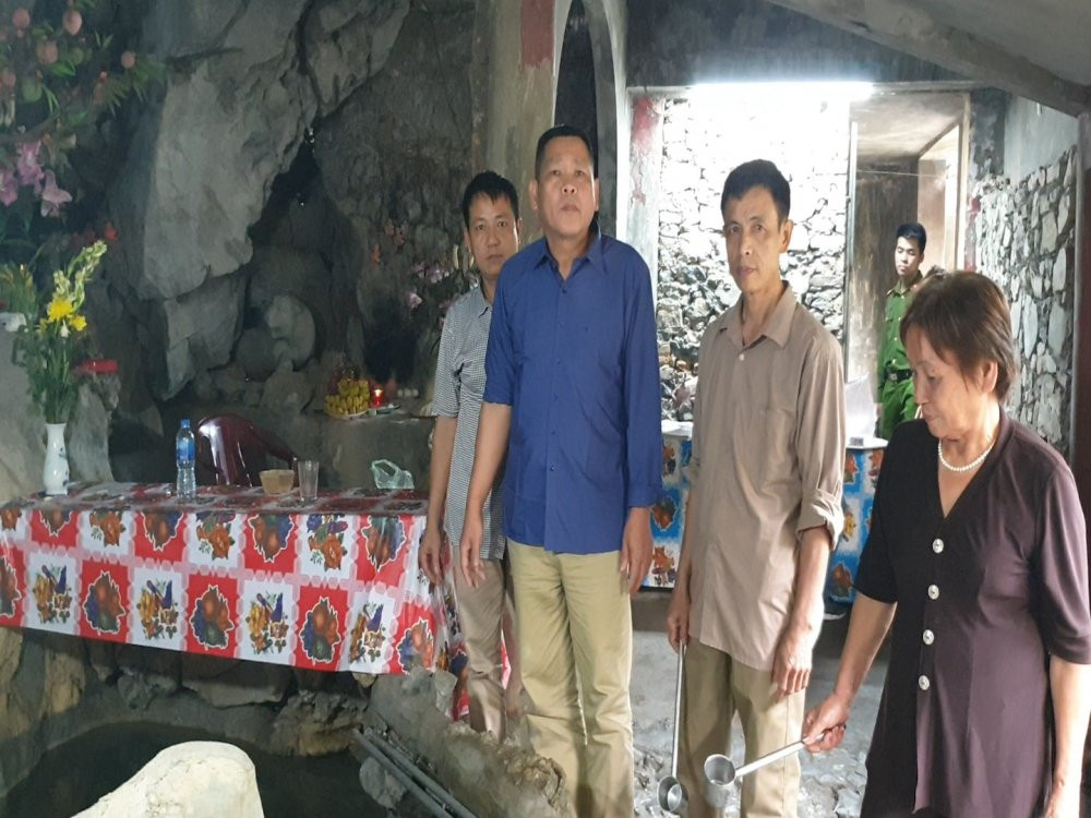 sequence-0400_55_54_04still008-4-1821361