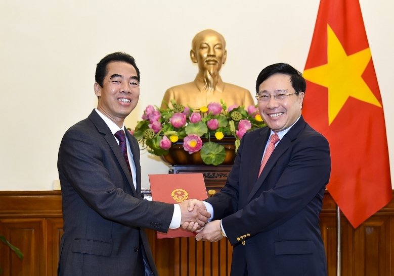 PhoThutuongPhamBinhMinhtraoquyetdinhbonhiemthutruong