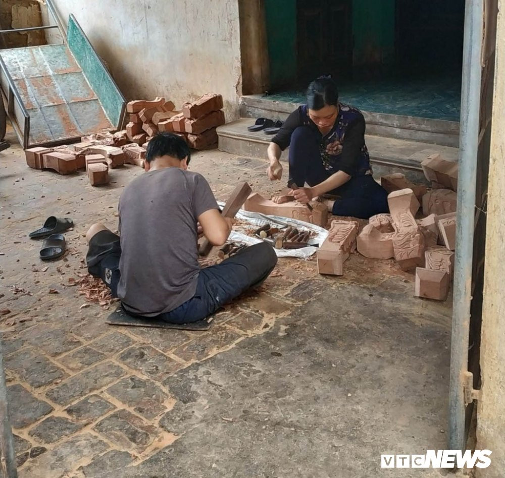 c054e3f7506bb235eb7a 3