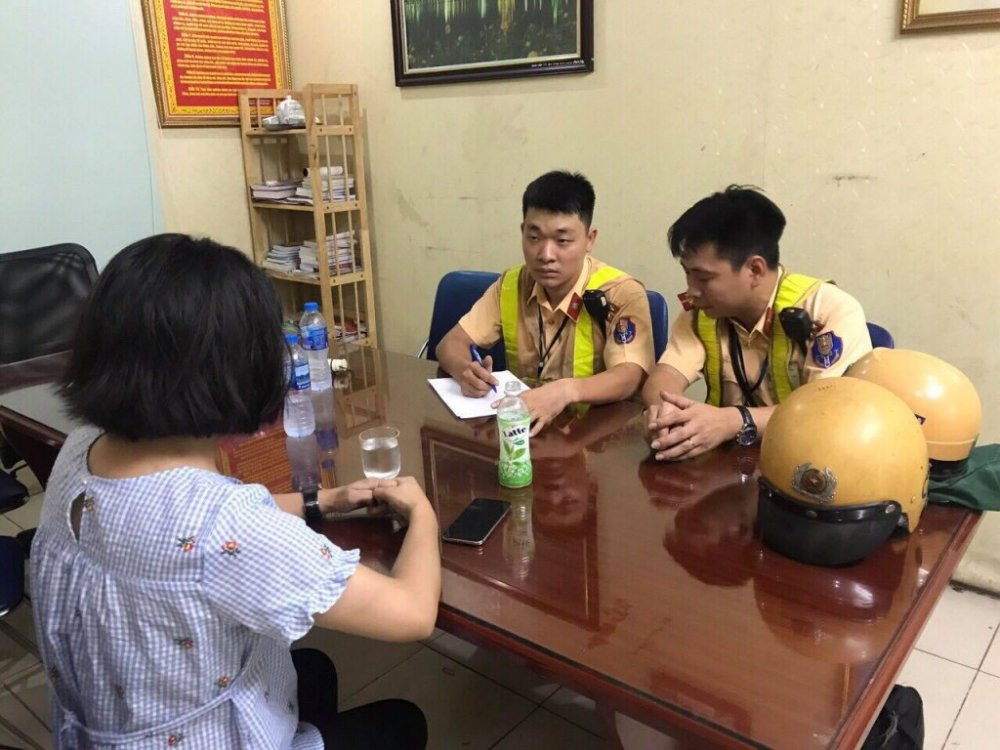 canh-sat-giao-thong-2 (2) 4