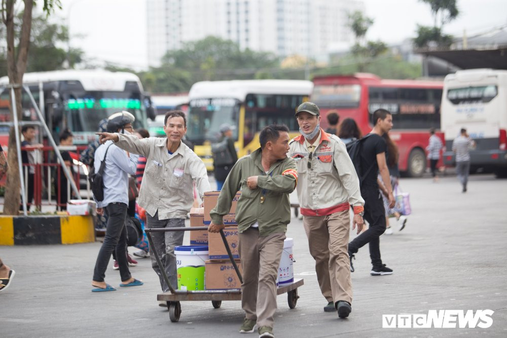 nguoi-dan-ve-que-nghi-le-112 12