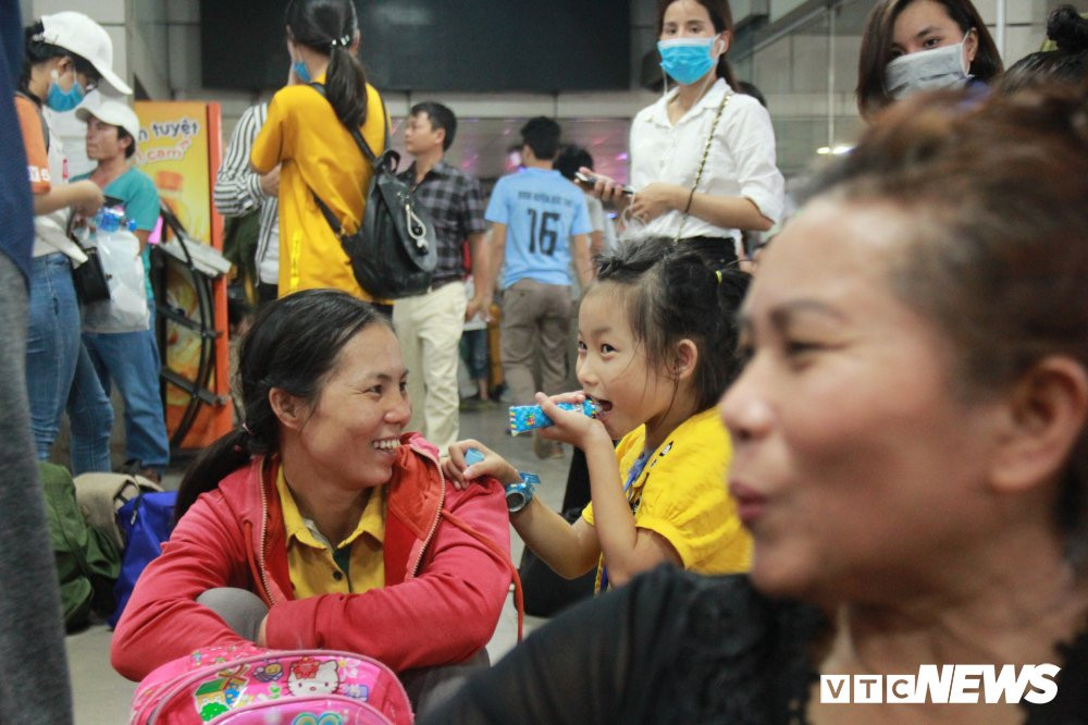 nguoi-dan-ve-que-nghi-le-6 6