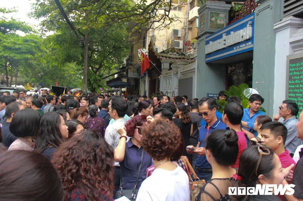 nan-nhan-bi-xe-mercedes-tong-o-ham-kim-lien-0