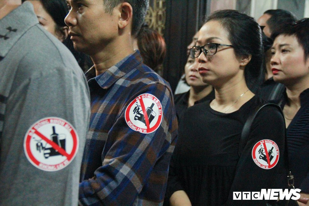 nan-nhan-bi-xe-mercedes-tong-o-ham-kim-lien-8 10