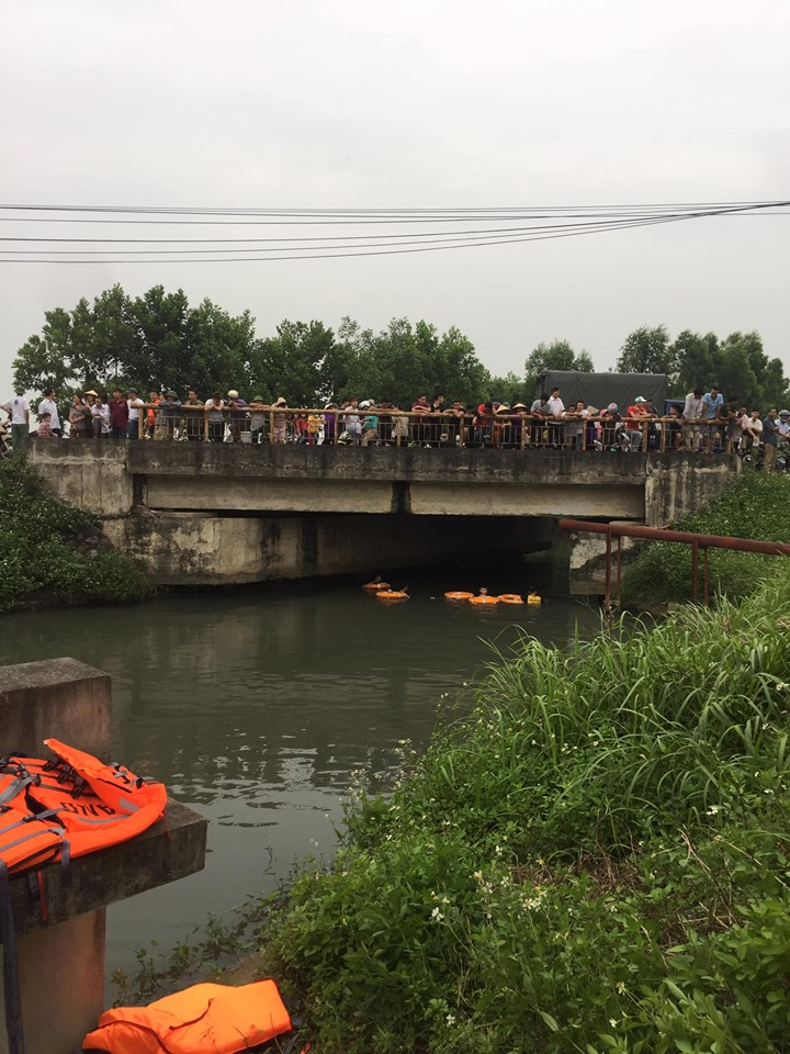 nu-sinh-14-tuoi-dung-hien-truong-nhay-cau-tu-tu-2 3