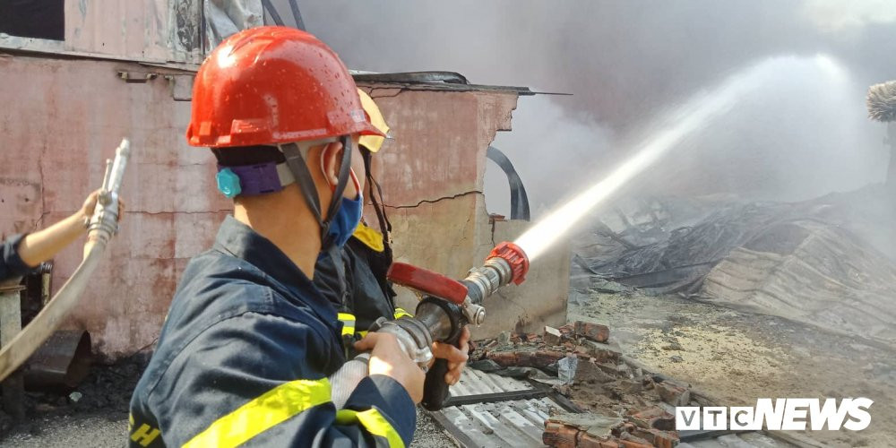 hoa-hoan-xuong-nhua-4 4