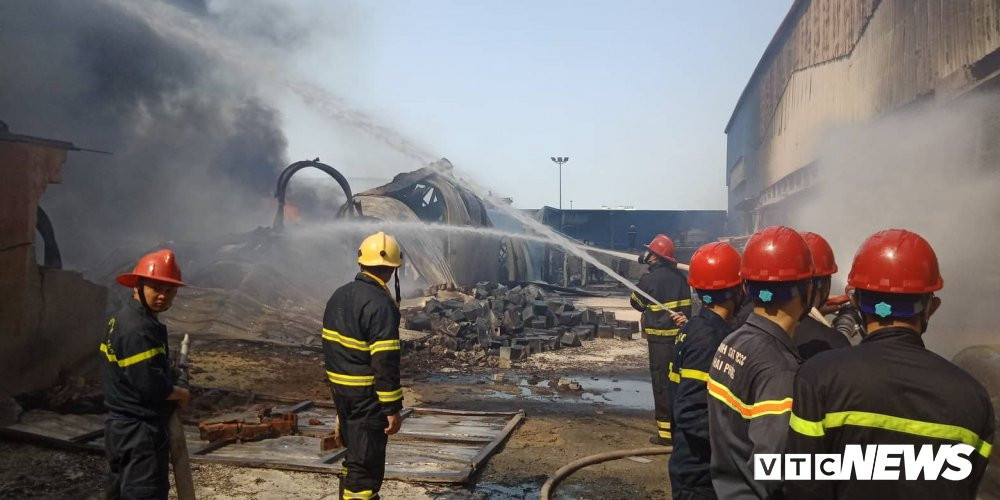 hoa-hoan-xuong-nhua-5 5