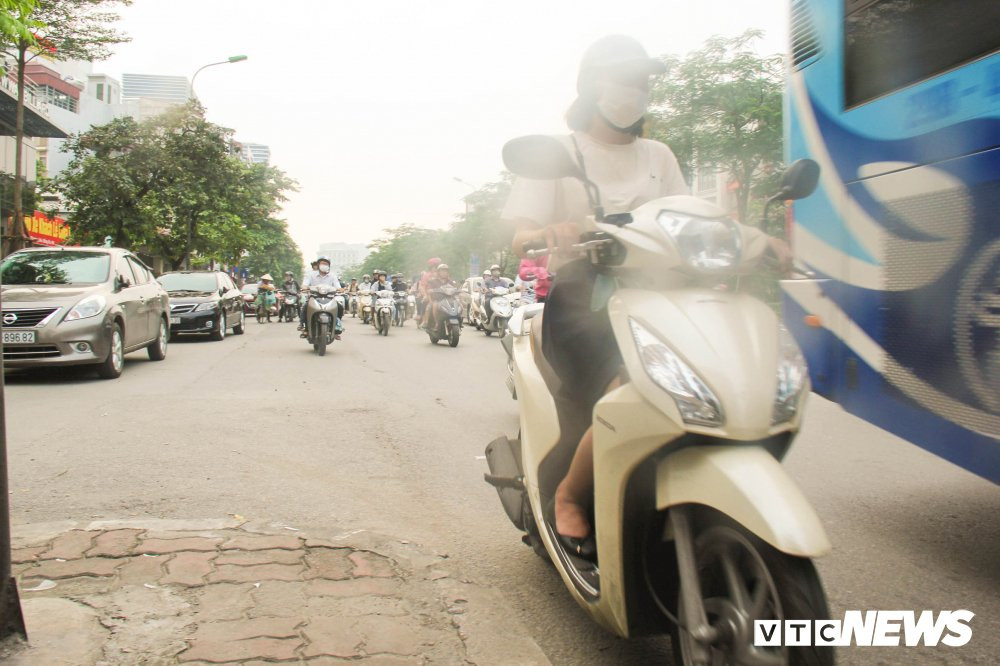 tram-dung-xe-buyt-duoi-long-long-duong-3 8