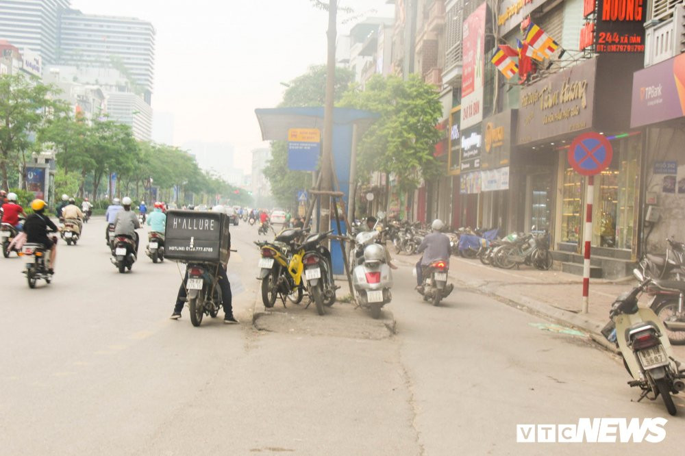 tram-dung-xe-buyt-duoi-long-long-duong-5 10