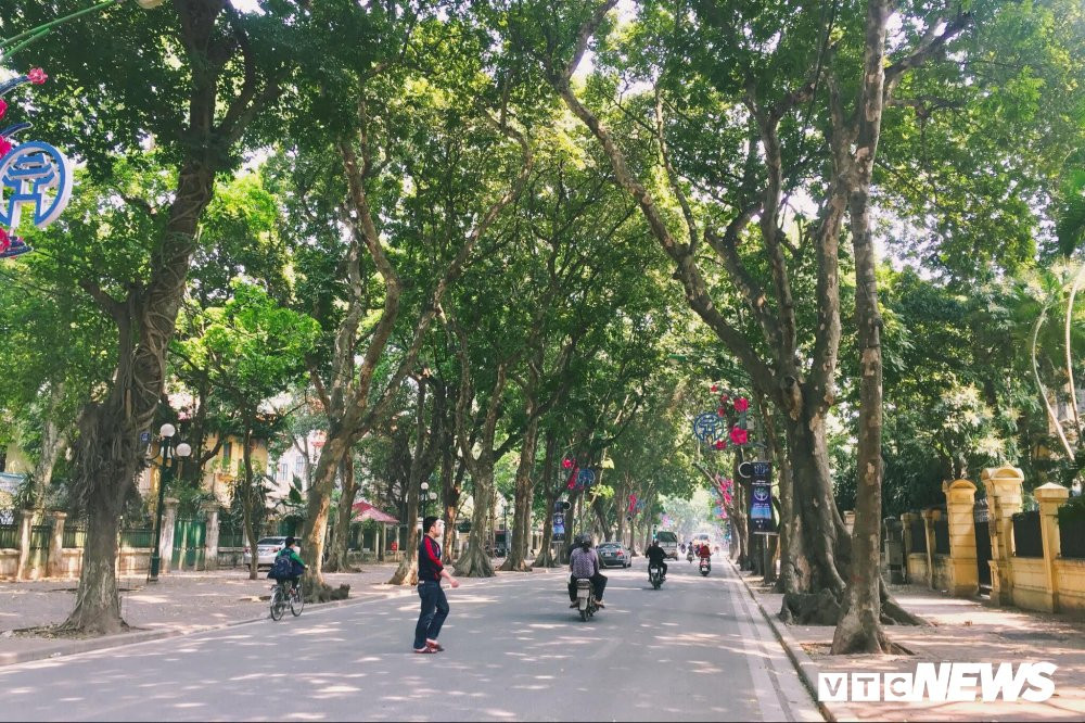 nguoi-nhen-but-sau-00