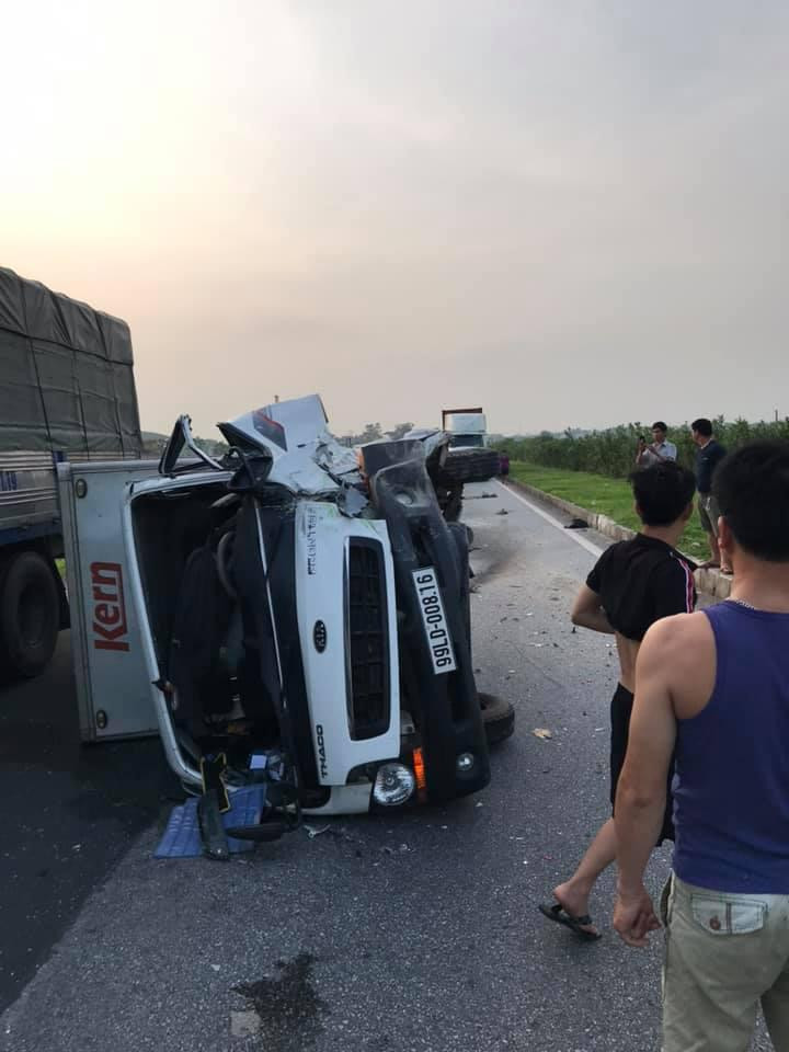 dung-xe-thay-lop-tren-cao-toc-2