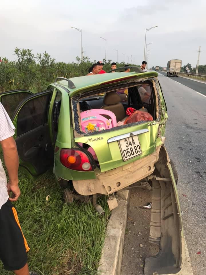 dung-xe-thay-lop-tren-cao-toc-3 3