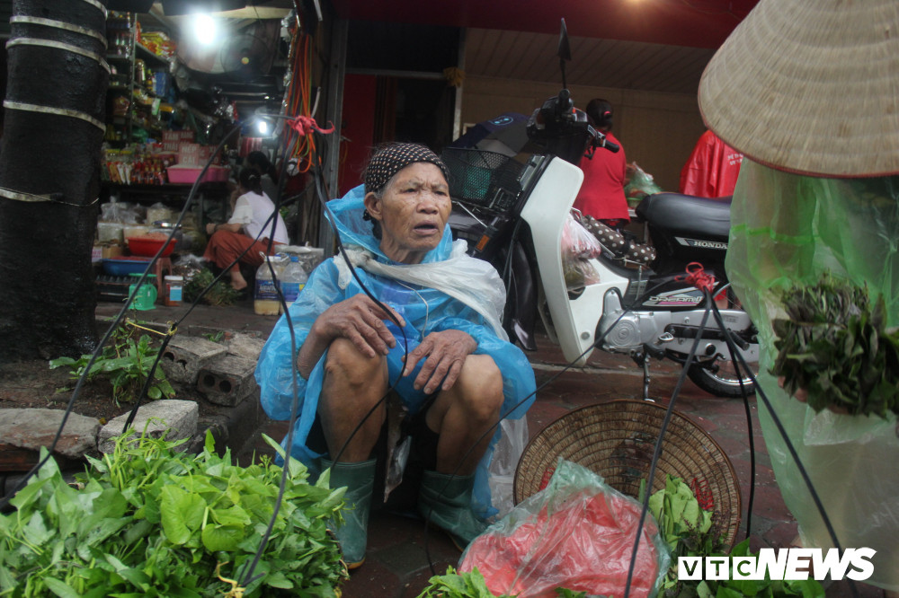 nguoi-dan-muu-sinh-trong-bao- (1) 6