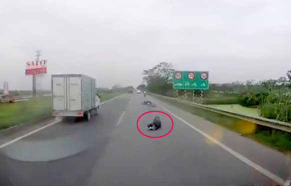 cuop-giat-tui-xach-o-cao-toc-ha-noi-bac-giang-2