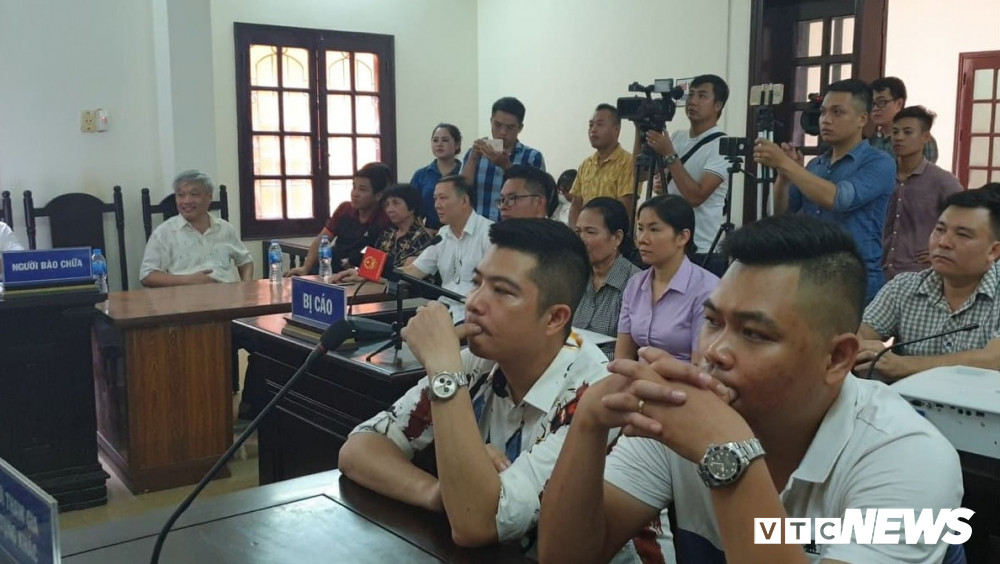 ba-me-con-vuong-vong-lao-ly-vi-chiec-dong-ho-nuoc-2 3