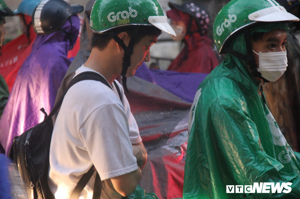 y-thuc-kem-cua-nguoi-dan-khi tham-gia-giao-thong-1- (6) 7