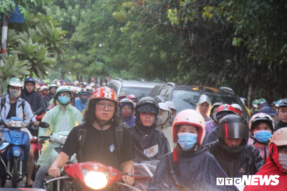 y-thuc-kem-cua-nguoi-dan-khi tham-gia-giao-thong-1- (7)