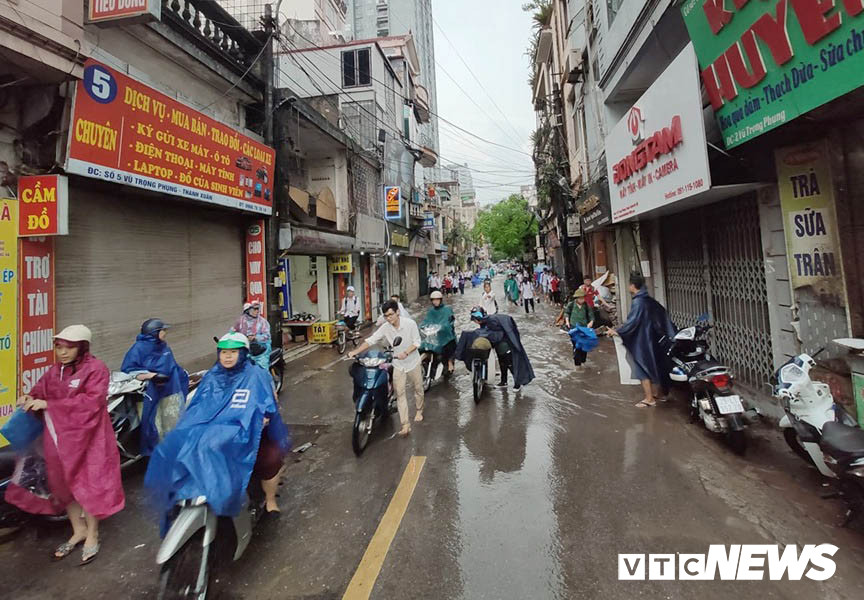 mua-ngap-o-ha-noi-1-1 (6)