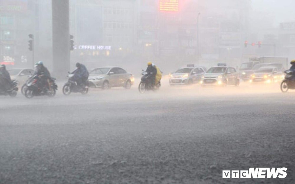 mua-lon-o-bac-bo-va-bac-trung-bo