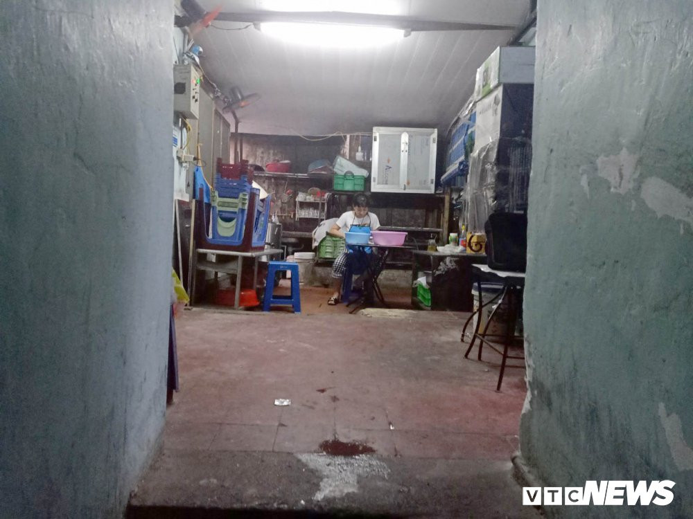 hanh-hung-hang-xom 6