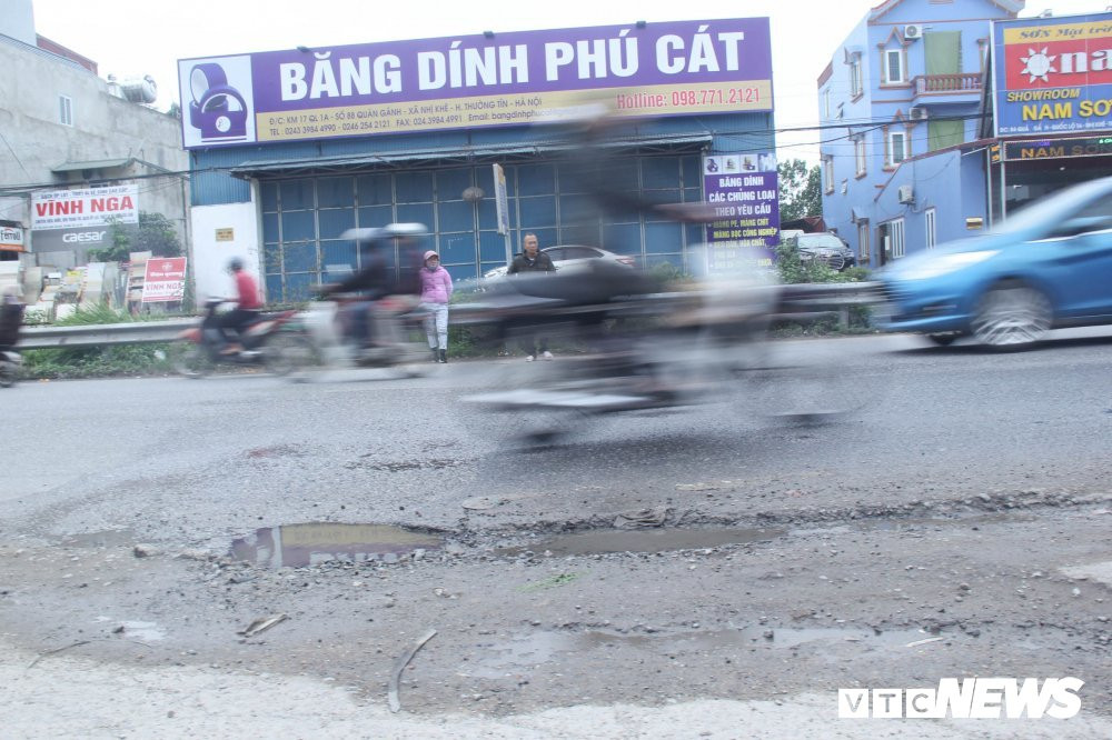 nuoc-thai-ra-quoc-lo-1a-1-1 (10) 6