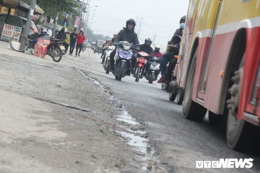 nuoc-thai-ra-quoc-lo-1a-1-1 (13) 8