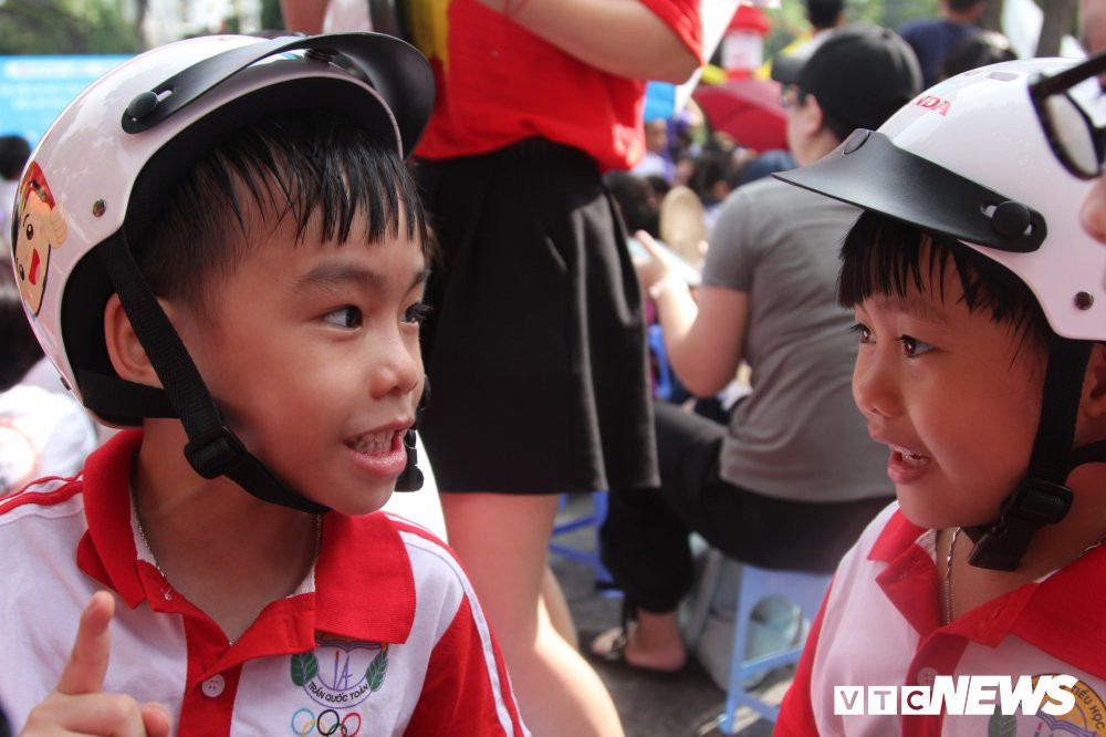 doi-mu-bao-hiem-cho-tre-em-1-1-1 (12) 7