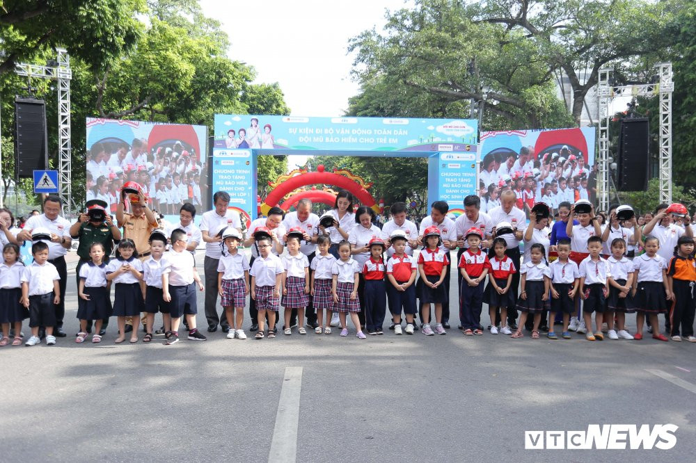 doi-mu-bao-hiem-cho-tre-em-1-1-1 (4)