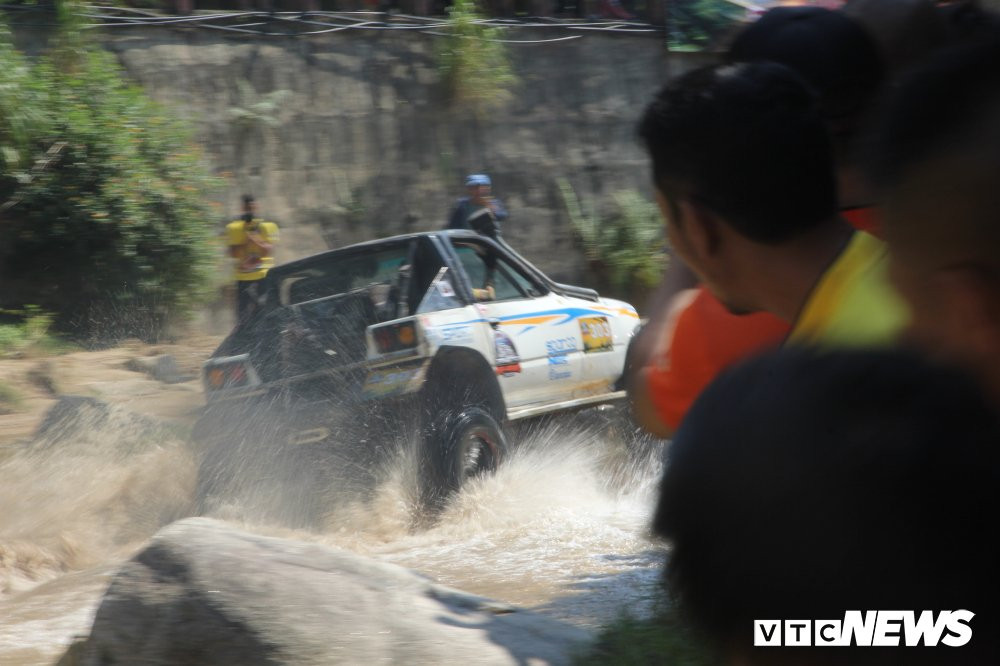 dua-xe-dia-hinh (24) 5