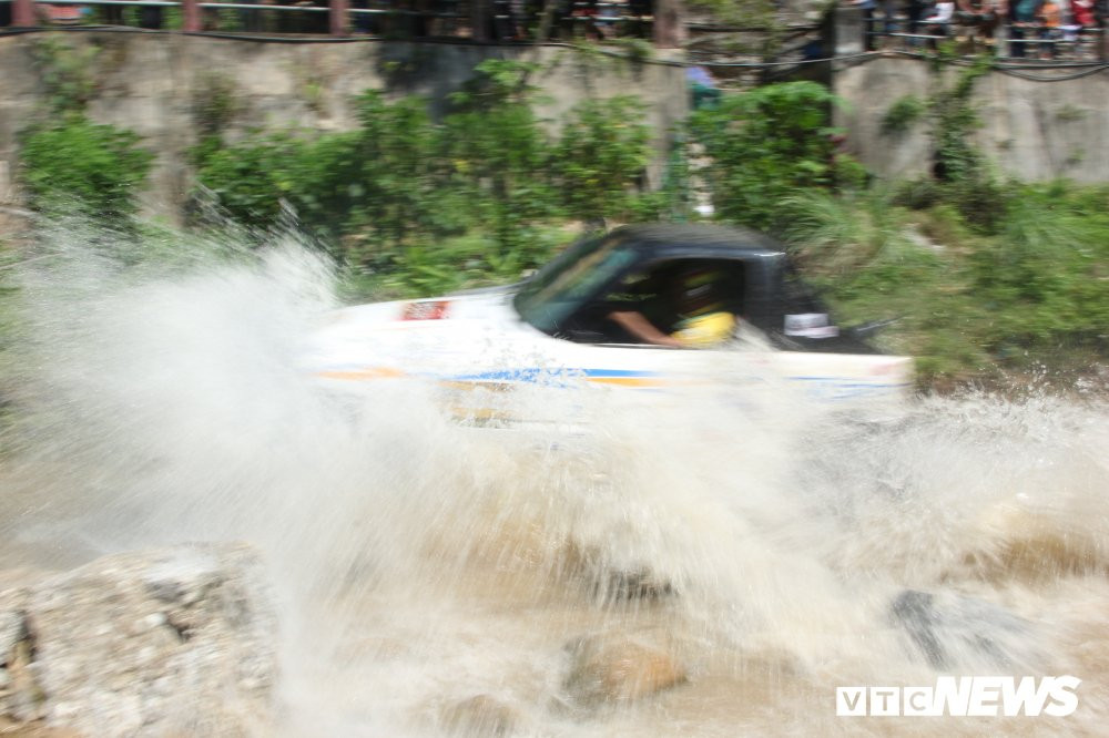 dua-xe-dia-hinh (25) 3